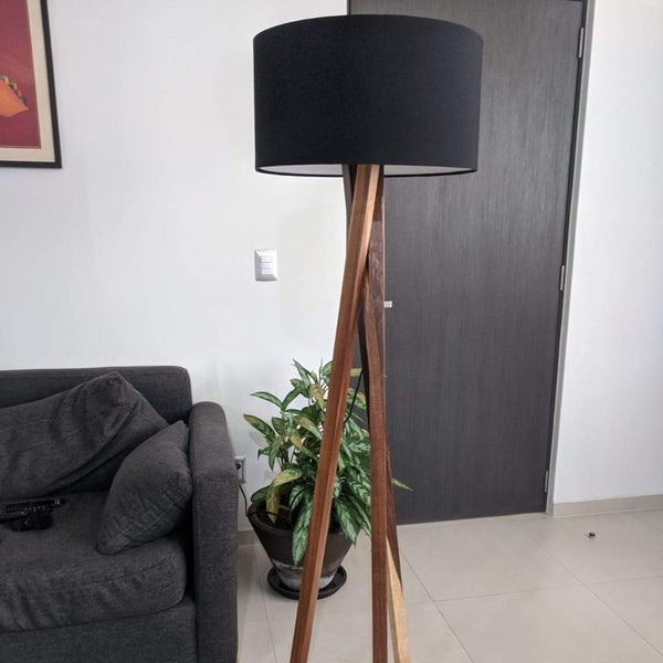 Lámpara de Piso de Parota Peñitas Negro