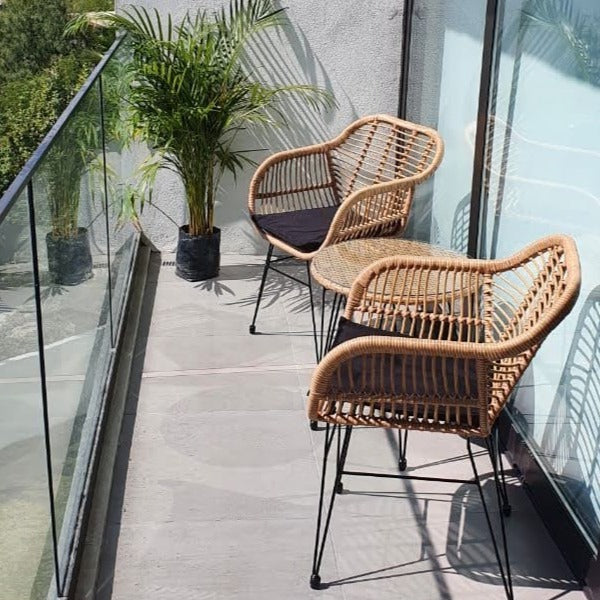 Set de 2 Sillas de Exterior de Ratán Zicatela + 1 Mesa de Centro
